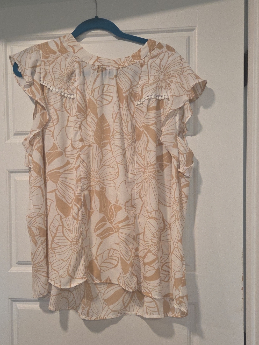 Liz Claiborne White and Beige Floral Ruffle Blouse
